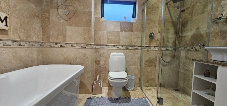 5 Bedroom Property for Sale in Calypso Beach Western Cape